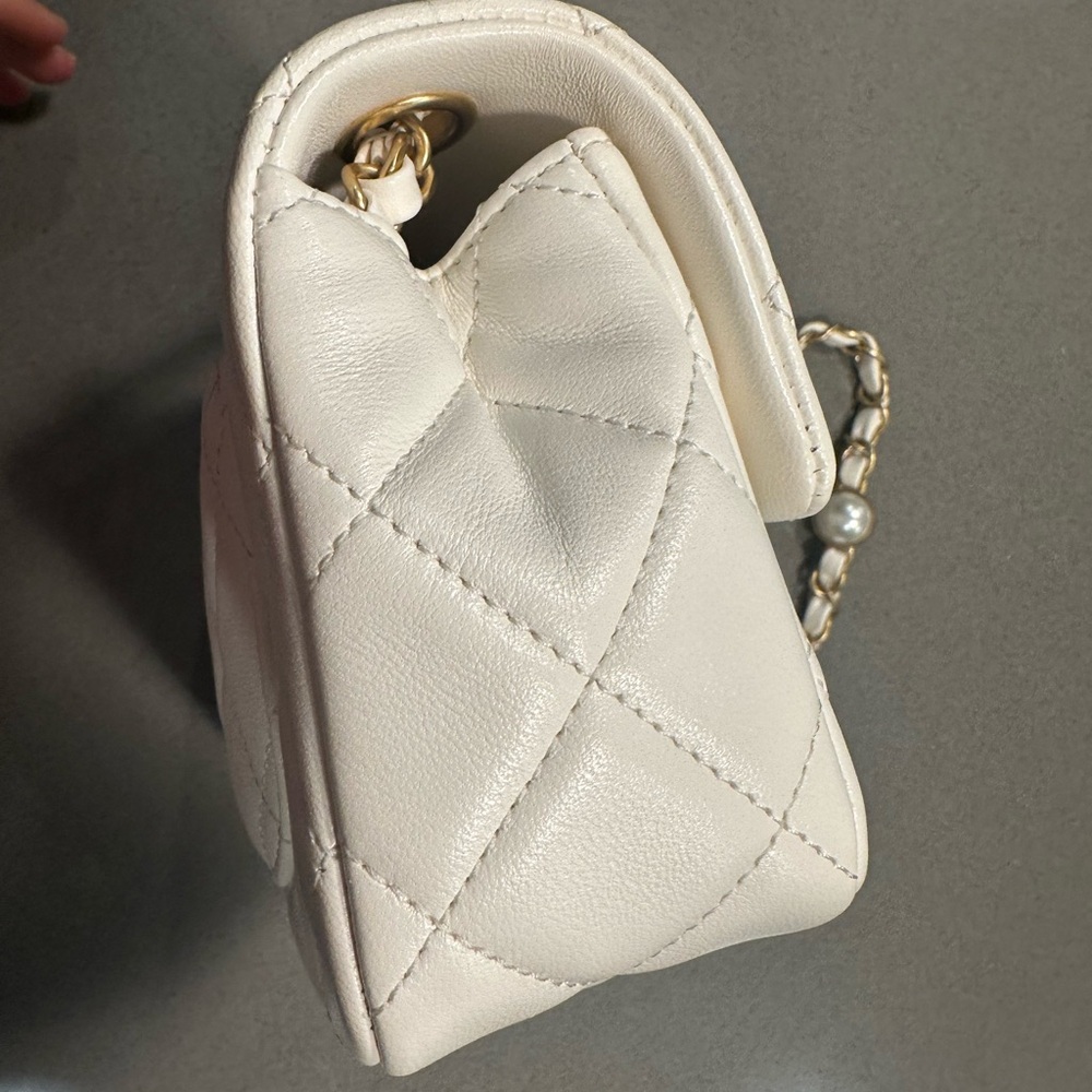 Chanel Classic Mini flap - Picture 9 of 15